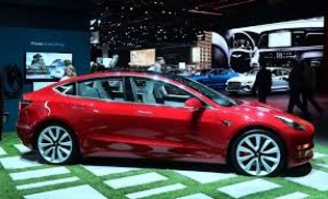"Tesla" əksik detallı elektromobillər buraxır