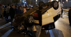 Yeni aldığı avtomobilində canlı yayım edərkən qəzaya düşdü  - VİDEO