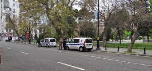 Bakıda polis karantinə görə tədbirlər həyata keçirir - FOTO