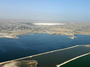 Böyük Şor gölünün ortasından maşınla keçəcəyik