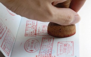 Bakıda qadına qarşı dələduzluq - 14 min dollarını aldılar