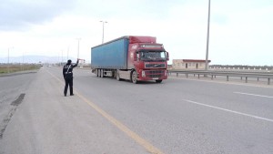 Yol polisindən yük avtomobillərinin sürücülərinə XƏBƏRDARLIQ