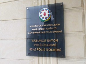 Nardaran sakinindən silah-sursat və 4 xəncər götürülüb