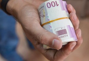 Rüşvət almaqda təqsirləndirilən gömrük mayoruna şərti cəza verilib