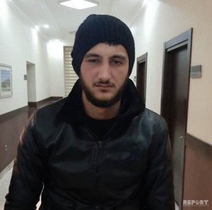 Bakıda polis avtomobili qarət etmək istəyən şəxsi tutub - FOTO