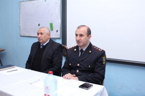 Polis Ağdaşda məktəblilərin qonağı olub