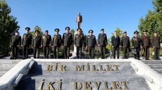 Azərbaycan Ordusunun Baş Qərargah rəisi Ankarada Heydər Əliyev Parkını ziyarət edib - FOTO