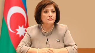 Spiker Fazil Mustafanı xəstəxanada ziyarət etdi