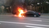 Bakıda “Mercedes-S Klass” belə yandı - FOTOLAR