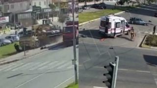 Kran yüksək sürətlə piyadalara və minik avtomobilinə çırpıldı - VİDEO 