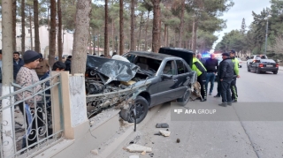 Şirvanda “Mercedes” “Mitsubishi” ilə toqquşdu, sonra da hasara çırpıldı  - FOTO