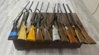 Ağsuda odlu silahlar polisə könüllü təhvil verilib  - FOTO