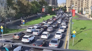 Bakının bir sıra yollarında sıxlıq yaranıb - SİYAHI 
