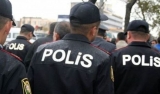 Polislərin poqonlarını qopartdılar