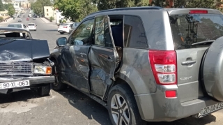 Gəncədə tikinti şirkətinə məxsus maşın aşdı 