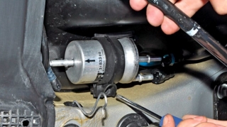 Sürücülərin nəzərinə: Maşının yanacaq filtiri nə zaman dəyişdirilməlidir? 