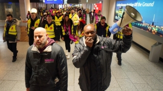 Beş aeroportda işçiləri tətilə başlayıb