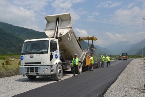Oğuzda avtomobil yolunun tikintisi yekunlaşır - VİDEO-FOTO