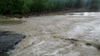 Quba və Qusarda çaylardan sel keçir 