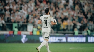 Mahir Emrelinin spirtli içki ilə görüntüsü yayımlanıb