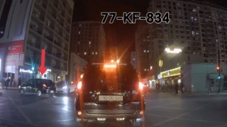 Sürücünün səhlənkarlığı yolayrıcında təhlükəli anlar yaşatdı - VİDEO