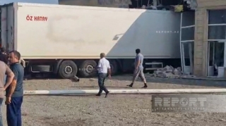 Goranboyda yük avtomobili obyektə çırpıldı   - YENİLƏNİB