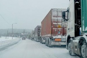 Rusiya-Gürcüstan sərhədində 120-yə yaxın yük maşını dayanıb