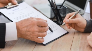 Başqasının gömrük borcunu ödəmək mümkün olmayacaq 