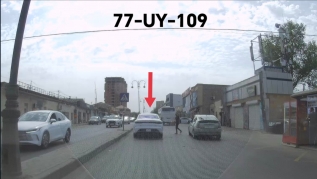 Bu sürücü heç bir keçiddə piyadalara yol vermədi - VİDEO