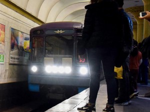 Gəlin-baldız davası Bakı metrosunda intihara cəhdlə yekunlaşdı