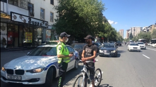 Polis Bakıda küçələrə nəzarəti gücləndirdi - FOTO
