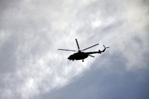 Helikopterdən naməlum şəxslər etirazçılara atəş açıb