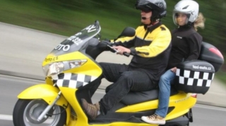 Sürətli, amma təhlükəli: Bakı tıxacına çarə olan moto taksilər - ARAŞDIRMA   - FOTO