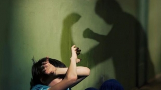 Prokurorluq sevgilisi ilə azyaşlı uşağının dilini qoparan ananın məsələsini nəzarətə götürdü  - FOTO - YENİLƏNİB