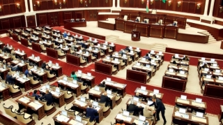 Milli Məclisin plenar iclası başladı 