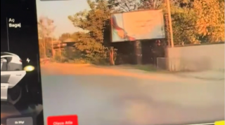 В Газахском районе перевернулся электромобиль Tesla - ВИДЕО