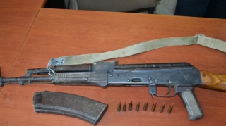 Polis silah-sursat aşkarladı 