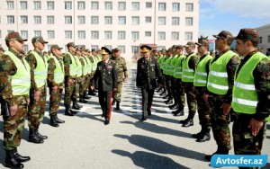 General Daxili Qoşunların şəxsi heyətini yoxladı - Formula-1-ə görə - FOTO