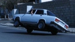 Azərbaycanda yüksək vəzifəli şəxs sərxoş halda avtoxuliqanlıq etdi 