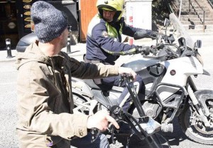 Yol polisi aktyoru tanımadı - FOTO