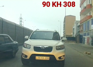 Sürücü əks zolağa çıxdı, amma geri qaytarıldı - VİDEO