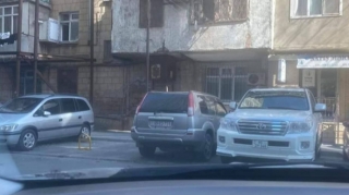 Bakıda parklanma yerinə qıfıl vurub “özəlləşdirdilər” 