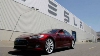 “Tesla” Avropada ilk zavodunu açdı