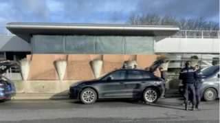 Polis qadın sürücünü 20 kilometr təqibdən sonra saxlaya bildi 