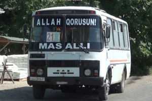 Marşrutdan düşən qadını digər sərnişin avtobusu vurub - FOTO