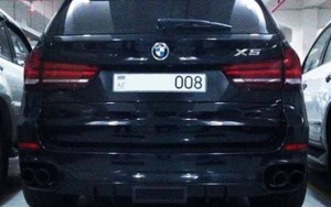 “008” maşın nömrəsi ona 40 minə başa gəldi