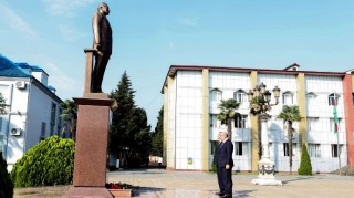 Şahin Bağırov Astarada vətəndaşları qəbul edib  - FOTO