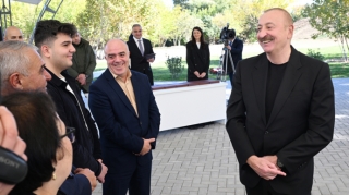 Prezident sakinlərlə görüşdü - FOTOLAR 