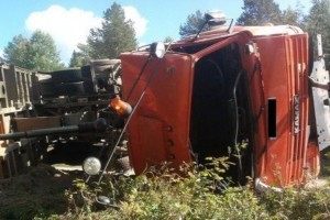 Yük maşını dərəyə aşdı: 5 ölü