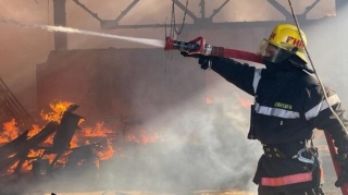 Binədə istixana  yanır